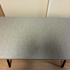 【値下げしました】北欧風ダイニングテーブル／ワークデスク（棚付き・美品）グレー×ブラックの画像