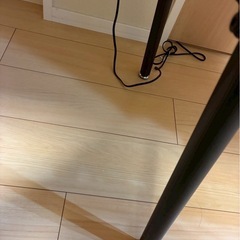 【値下げしました】北欧風ダイニングテーブル／ワークデスク（棚付き・美品）グレー×ブラックの画像