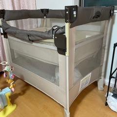 ベビーベッド　アップリカココネルエアー