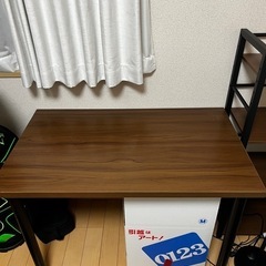　机の画像