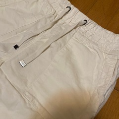 Zara 白ズボンの画像