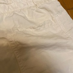 Zara 白ズボンの画像
