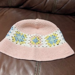 ハンドメイドの帽子の画像