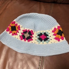 ハンドメイドの帽子の画像
