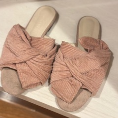 FREAK’S STOREで購入したコーデュロイ素材のリボンサンダルです。サイズは38。の画像