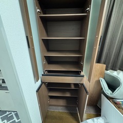 食器棚の画像