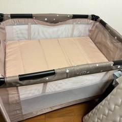 ベビーベッドの画像