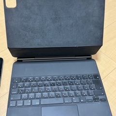 iPad Pro 第五世代 純正キーボード付きの画像