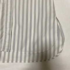 ユニクロUNIQLOストライプシャツ サイズSの画像