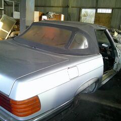 Mベンツ107-380SL-レストアー途中車販売―各部分解中の状態です