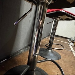 (お値引しました！)背もたれ足置き高さ調整付きカウンター椅子の画像