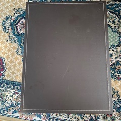 値下げしましたレザー調折り畳みテーブルの画像