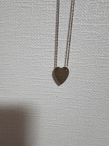 GUCCI ハート型ペンダントネックレス 