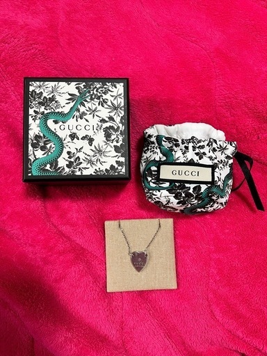 GUCCI ハート型ペンダントネックレス