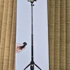 ★値下げしました！★　三脚付きワイヤレスセルカ棒　スマホ　自撮り棒　リモコン付き　美品の画像