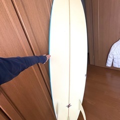 カバー付き　サーフボードの画像