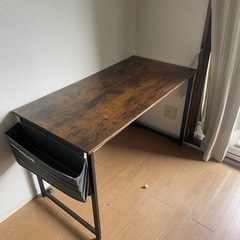  パソコンデスクの画像