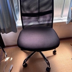 オフィスチェアの画像