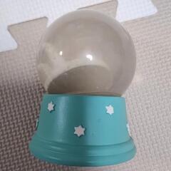 くまのスノードームの画像