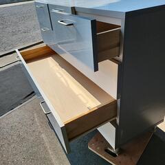 チェスト　メタル仕上げの画像