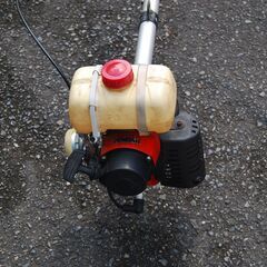 カーツの古い草刈り機です。現在使用可能です。詳細は不明です。の画像