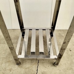 直接引き取り5%OFF インボイス登録店 ステンレス作業台 幅450×奥行き450×高さ800ｍｍ 作業台 調理台 サーバー台 業務用 厨房用品 中古　6091710の画像