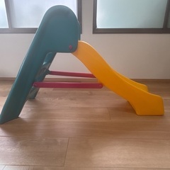 子ども用すべり台の画像