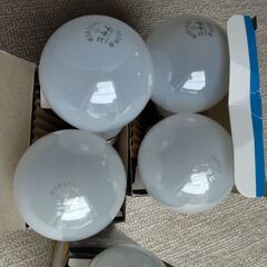 未使用品　オーム電機 シリカ白熱電球  　口金２６　２個入り　３セット　４０W×１・１００W×２の画像
