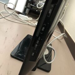 JM20016K)★お値引き★2010年製19型液晶テレビ、アンテナ線、リモコン有<幅：約47cm 奥行：約19cm 高さ：約37cm> 中古品【取りに来られる方限定】 の画像