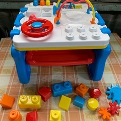 ブルーイン　2wayブロック遊び&アクティビティテーブルの画像