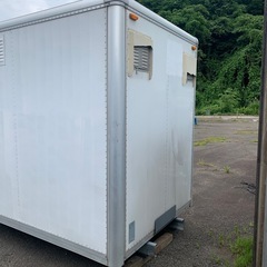 ご成約㊗️物置★2トン箱★バイク小屋★扉シャッターの画像