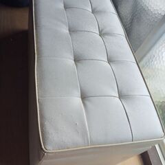 白い長椅子〜中に収納出来ます〜無料の画像