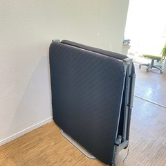 折り畳みベットの画像