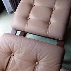 一人掛けのチェア オットマン付きの画像