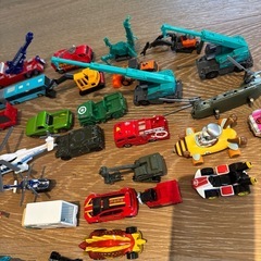 トミカや車のおもちゃの画像