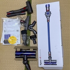 (分解水洗掃除 清潔❗️)dyson V8 Absoliute　2017年購入　バッテリー交換必要　格安での画像