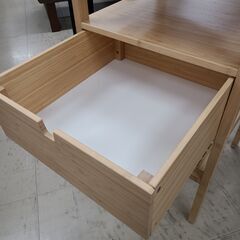 J9931【リユースのサカイ柏店】IKEA　イケア　サイドテーブル　NORDKISA　ノールドシーサ　クリーニング済み　参考価格9,990円の画像
