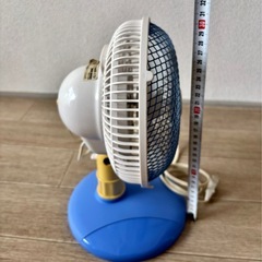 ★ミニファン 小ぶりな扇風機　強弱段階設定あり　高さ約30センチぐらいの画像