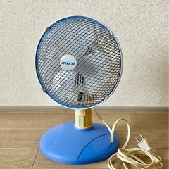 ★ミニファン 小ぶりな扇風機　強弱段階設定あり　高さ約30センチぐらいの画像
