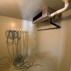 プレハブ冷蔵庫の電気工事、（できれば分解）の画像