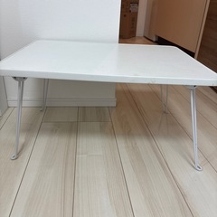 折りたたみ　テーブルの画像