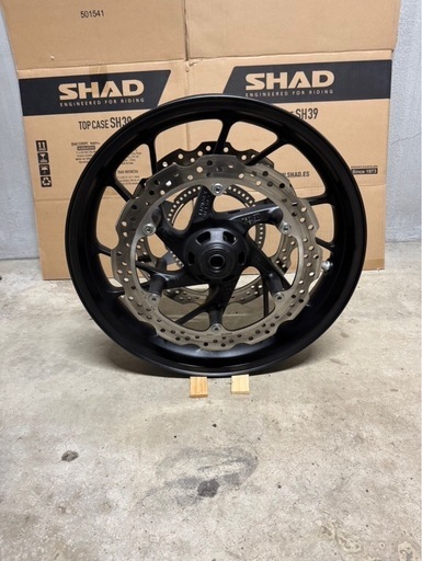 ホンダCBR650F用　
フロントホイール