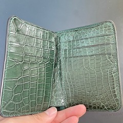 クロコダイル折財布の画像
