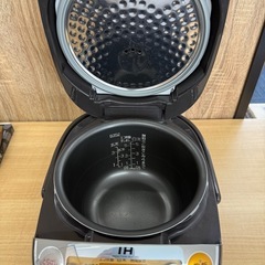 ◎IH炊飯器 象印NP-VC10 5合炊 黒まる厚釜 の画像