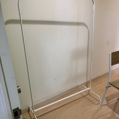 ハンガーラックの画像