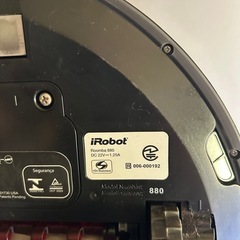 iRobot ロボット掃除機「ルンバ880」の画像