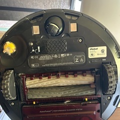 iRobot ロボット掃除機「ルンバ880」の画像