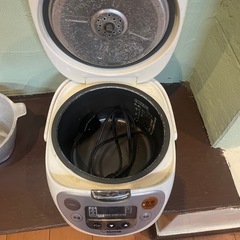 炊飯器の画像