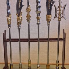 三国志 五虎大将軍及び呂布の武器 6個セット台座付の画像