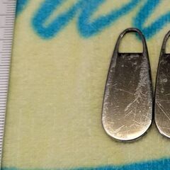 ☆ジッパープル　２種　金属製　　　ＦＣバルセロナ　/・マンチェスターユナイテッド　中古品の画像